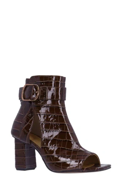 J. Reneé Quinlan Sandal In Brown