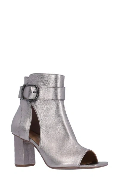 J. Reneé Quinlan Sandal In Taupe