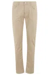 Jacob Cohen Bard 5 Tasche Gabardina Stretch In Beige