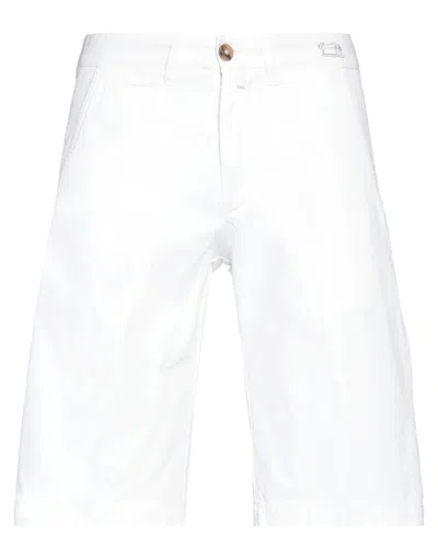 Jacob Cohёn Man Shorts & Bermuda Shorts White Size 34 Cotton
