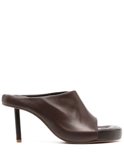 Jacquemus Nuvola Mules In Brown