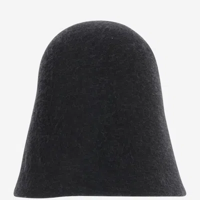 Jacquemus Acw00772an00004 Merino Wool Cloche Hat In Black