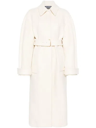 Jacquemus Le Trench Bari Belted Coat In 110 - Off-white