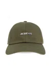 Jacquemus The Gadjo Logo-plaque Baseball Cap In Green