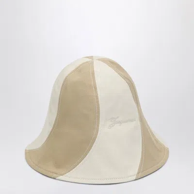 JACQUEMUS JACQUEMUS BEIGE AND WHITE CANVAS BOB HAT WOMEN