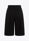 Jacquemus Bermuda Pleated Shorts In Black