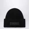 Jacquemus Black Ribbed Wool-blend Beanie Women In Black