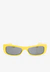 Jacquemus Capri Rectangular Sunglasses In Gray