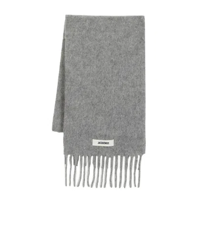 Jacquemus Logo Patch Fringed Scarf In Grey