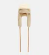 Jacquemus Chapka Leather-trimmed Shearling Hat In Neutral