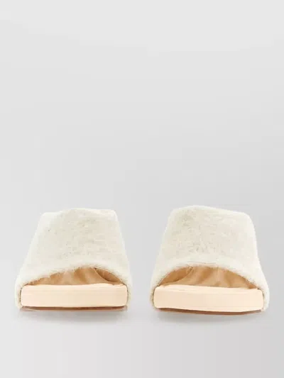 Jacquemus Cloud Mules Sandals In Neutral