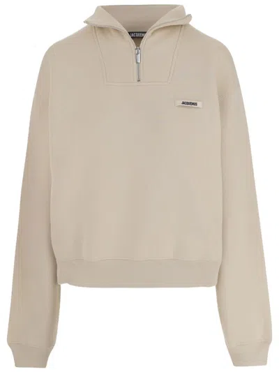 JACQUEMUS COTTON FLEECE SWEATSHIRT WITH HIGH COLLAR AND GROSGRAIN DETAIL