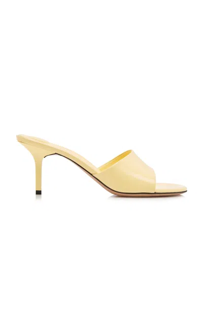 Jacquemus Glossy Kitten Heel Sandals In Yellow