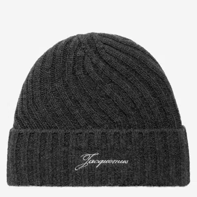 JACQUEMUS DARK GREY TWISTED EMBROIDERED BEANIE HAT