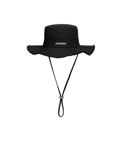 JACQUEMUS JACQUEMUS DISTRESSED LOGO PLAQUE BUCKET HAT