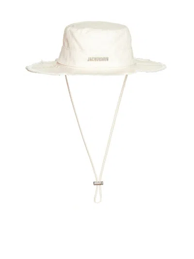Jacquemus Distressed Logo Plaque Bucket Hat In White