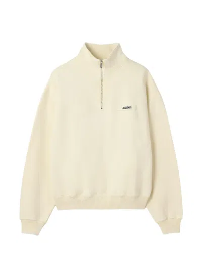 Jacquemus Gros Grain Quarter-zip Logo-patch Sweatshirt In White