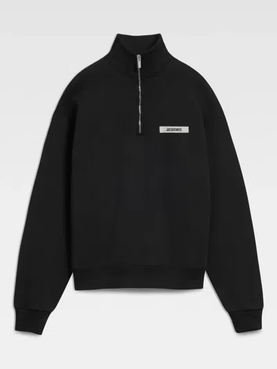 JACQUEMUS HALF-ZIP LOGO-PATCH SWEATSHIRT