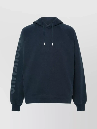 JACQUEMUS HOODED SWEATER WITH RAGLAN SLEEVES AND POCKETS