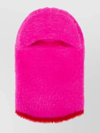 Jacquemus Textured Ribbed Faux Fur Hat In Pink