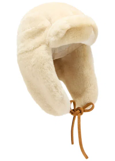 Jacquemus La Chapka Shearling Hat In Neutral