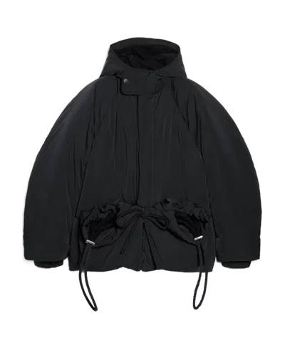 Jacquemus La Doudoune Capullo Drawstring Puffer Jacket In Black