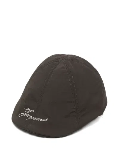 Jacquemus Le Beret Baluchon Logo-embroidered Cap In Brown