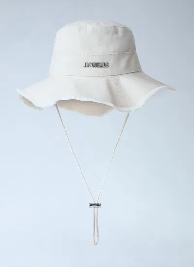 Jacquemus Le Bob Artichaut Bucket Hat In White