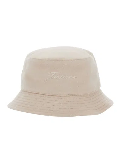 JACQUEMUS LE BOB CACHEMIRO BEIGE BUCKET HAT WITH LOGO LETTERING EMBROIDERY ON THE FRONT AND RIBBED BRIM IN WOO
