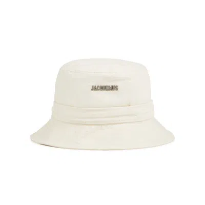 Jacquemus Le Bob Gadjo Canvas Bucket Hat In Off White