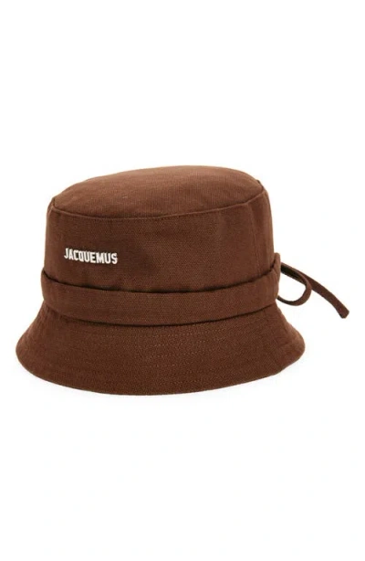 Jacquemus Le Bob Gadjo Drawstring Bucket Hat In Brown 850