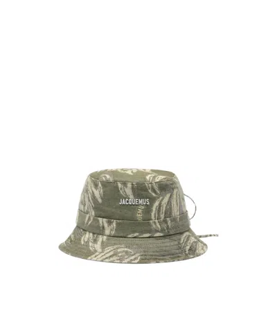 Jacquemus Le Gadjo Logo Lettering Bucket Hat In Green