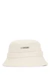 Jacquemus Gadjo Knotted Bucket Hat In White