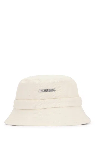 Jacquemus Le Bob Gadjo Brand-plaque Cotton Bucket Hat In Neutral