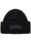 Jacquemus Men Black Round Crown Turn-up Brim Logo Patch To The Front In Black