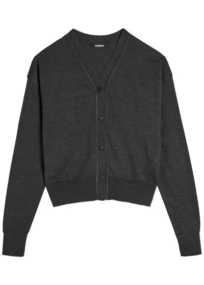 Jacquemus Le Cardigan Brode Logo-embroidered Wool-blend Cardigan In Gray