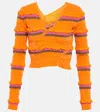 Jacquemus Le Cardigan Tordu Cropped Cardigan In Orange
