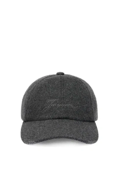 JACQUEMUS LE CASQUETTE CACHEMIRO BASEBALL CAP WOMAN DARK GREY
