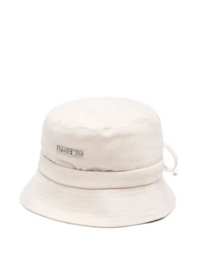 JACQUEMUS LE CHAPEAU BOB GADJO BUCKET HAT