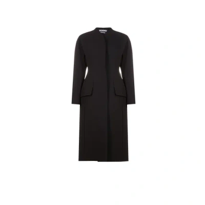 Jacquemus Le Manteau Ovalo Coat In Black