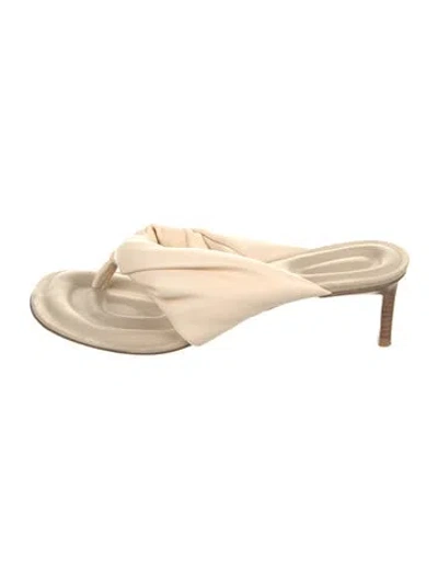 Pre-owned Jacquemus Leather Flip Flops In Neutral
