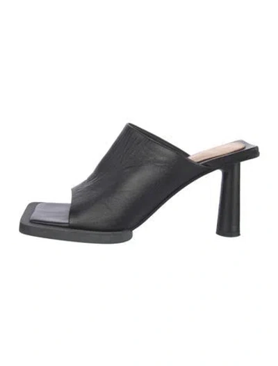 Pre-owned Jacquemus Leather Slides In Black