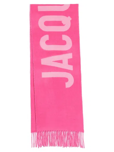 Jacquemus Sciarpa  In Lana Con Frange E Logo In Pink