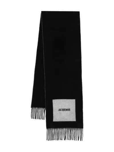 Jacquemus Lecharpe Rond Carre In Black