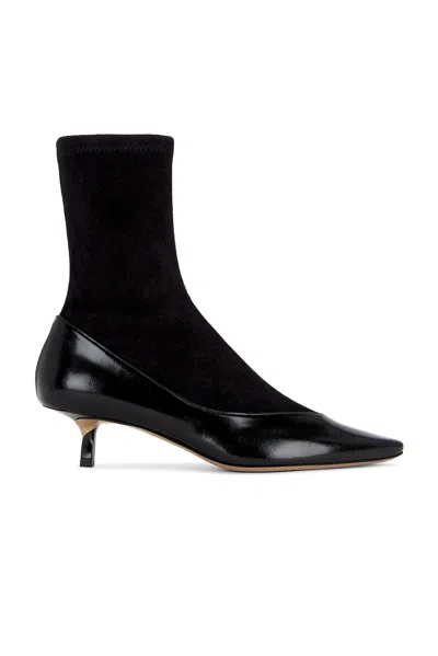 Jacquemus Les Bottines Tourni Pump In Black