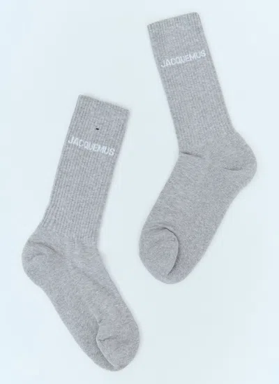 Jacquemus Les Chaussettes Logo Socks In Gray