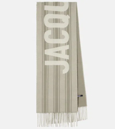 Jacquemus Logo Fringed Virgin Wool Scarf In Gray