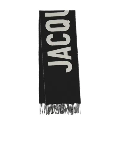JACQUEMUS JACQUEMUS LOGO JACQUARD FRINGED EDGE SCARF