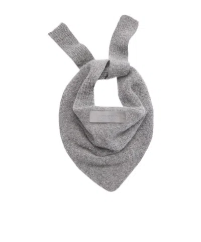 Jacquemus Logo Lable Neck Scarf In Gray