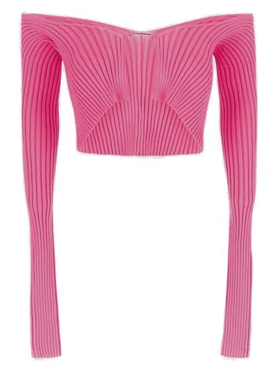 Jacquemus Logo Plaque Cropped Long Sleeve Top In Pink